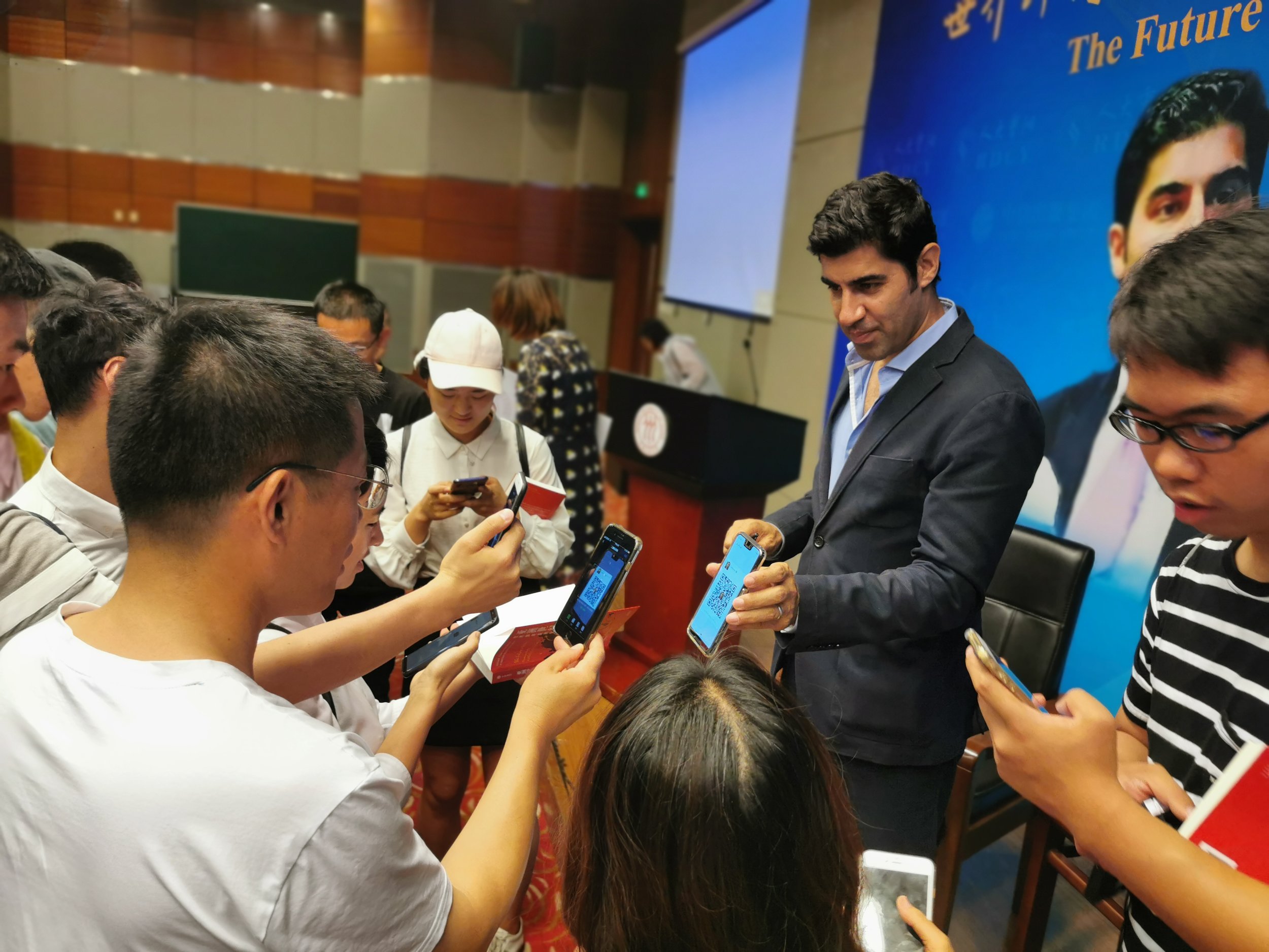 Renmin University hosts Dr. Parag Khanna to lecture on Asian geopolitics